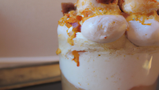 Smoothie marshmallows, beurre d'arachide et crème glacée à la vanille