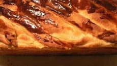 Tourte de lieu jaune et petits légumes primeurs