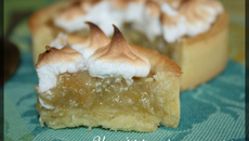 P'tites tartelettes à la rhubarbe meringuées