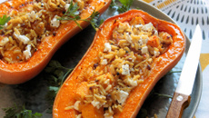 Butternut farci, riz & lentilles au curry & feta