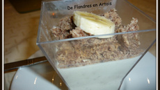 Panna cotta à la banane et son crumble noix de coco chocolat