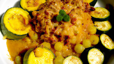 Crumble de Saint-Jacques et courgettes au curry