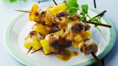 Mini brochettes de poulet mariné