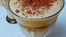 Russian coffee à la crème fraîche et fouettée 
