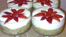 Verrine rhubarbe-fraise à la crème de mascarpone