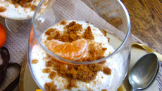 Trifle aux clémentines de Corse, chocolat noir, spéculoos et yaourt soja