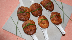 Madeleines poire, roquefort, amandes grillées