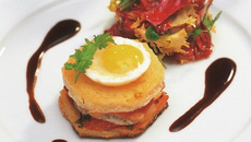 Croque madame au chavignol et œuf de caille