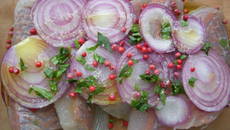 Papillote de Lieu à l'estragon & aux baies roses