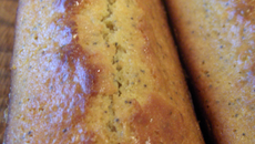 Cake au citron, miel et graines de pavot
