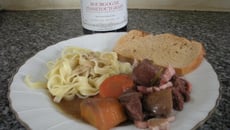 Bœuf bourguignon au vin rouge flambé