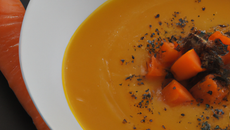 Velouté de potimarron et carottes aux truffes