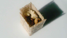 Le roquefort dans son écrin, vous coupera une petite faim!