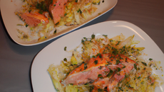 Saumon mi-cuit, fenouil et chou rouge façon coleslaw