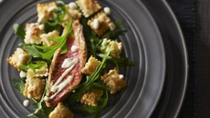 Rouget barbet, crème d'ail et Ravioles croustillantes au basilic