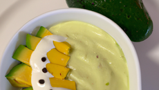 Avocats en crème au gingembre