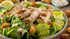 Salade César au poulet gourmande