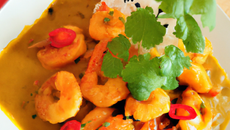 Crevettes coco curry