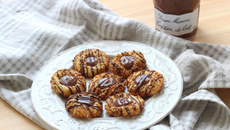 Thumbprint cookies à la confiture de lait