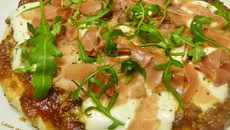 Pizza cuisson sans four au jambon cru