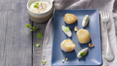 Noix de Saint-Jacques rôties aux noisettes et crémeuse de topinambours au St Môret®