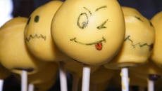 Cake pops smiley