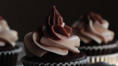Cupcakes au chocolat et glaçage mystère