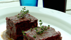 Pavé de sandre au vin rouge