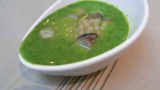 Soupe de fanes de radis, caviar d'escargot