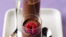 Mousse de chèvre au chocolat et à la vodka