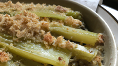 Crumble de céléri rave, poireaux