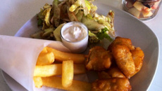 Nuggets de poisson et sauce Tartare