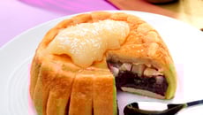 Charlotte poire, chocolat noir et coco