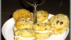 Whoopie pies à la fourme d'Ambert et aux noisettes