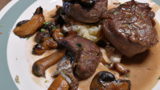 Filet mignon de biche aux champignons