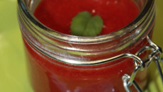 Gelée de fraise au basilic