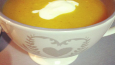 Soupe de potiron, courgettes, tomates et carottes