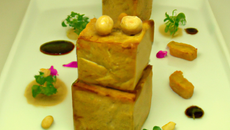 Les cubes de foie gras en mini-légumes