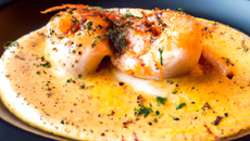 Raviole de langoustine et nuage de bisque