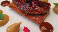 Le foie gras de canard sauté à la poudre de pain d'épice aux effluves de Pacherenc moelleux
