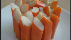 Charlotte aux bâtonnets de surimi et macédoine de légumes