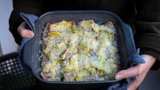 Crêpes au four à la fondue de poireau et fromage de chèvre