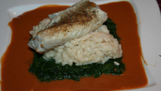 Filet de cabillaud sur risotto et bisque de homard