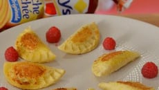 Chaussons aux amandes à la framboise