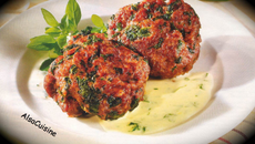 Boulettes de viande hachée aux épinards, sauce fromage basilic