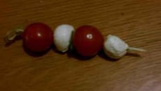 Brochette de mozzarella et tomates "cerise"