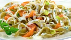 Tagliatelles vertes au Philadelphia et au saumon fumé