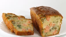 Cake gourmand au saumon frais et courgette