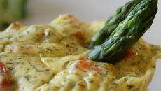 Petits flans aux asperges, saumon et à l'aneth