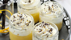 Petits pots de crème orange curd et chantilly à la vanille